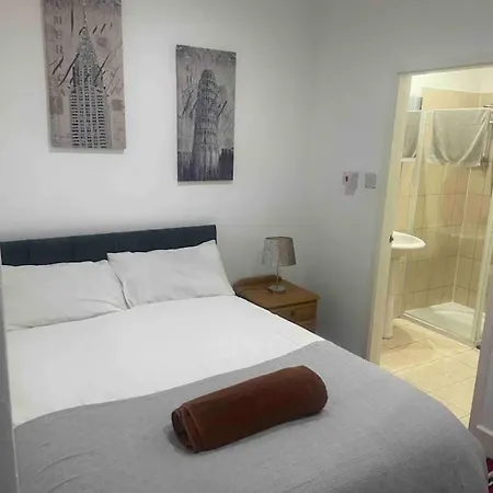 *cosy 1 Bedroom Nxt To Roundhay And Centre *