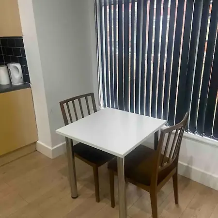 *cosy 1 Bedroom Nxt To Roundhay And Centre * 公寓 *